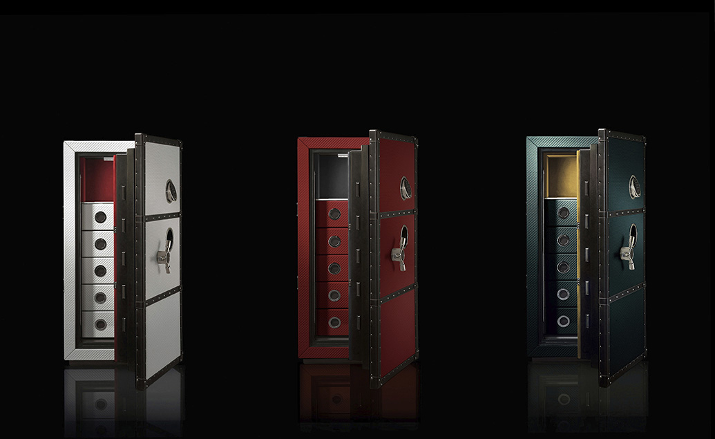 La caja fuerte de lujo Traveler permite personalizar tanto el acabado exterior como la distribución interior de los cajones.