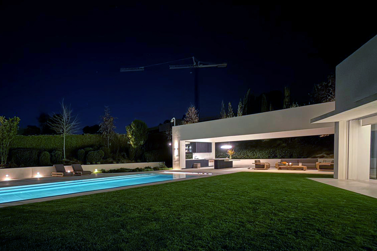 Luxury home staging of an ultra luxury property in Madrid featuring high end interior design by The Hamptons and contemporary designer furniture by Alexandra