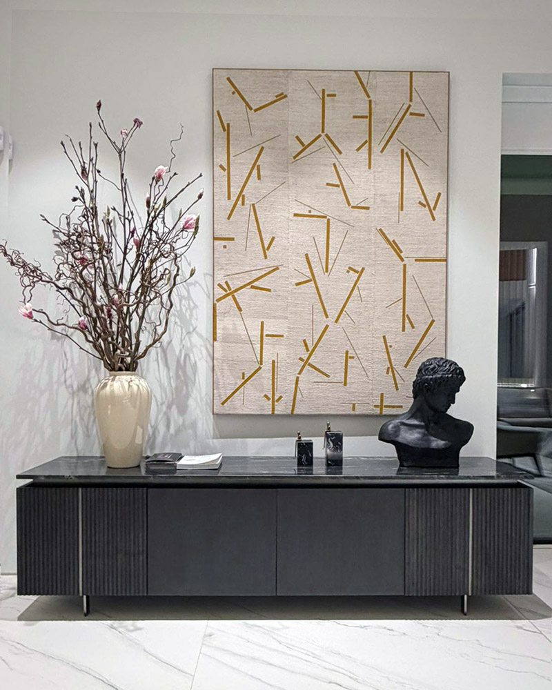 Luxury home staging with meticulous attention to detail, featuring luxury furniture, elegant decorative elements and art that elevate contemporary interiors